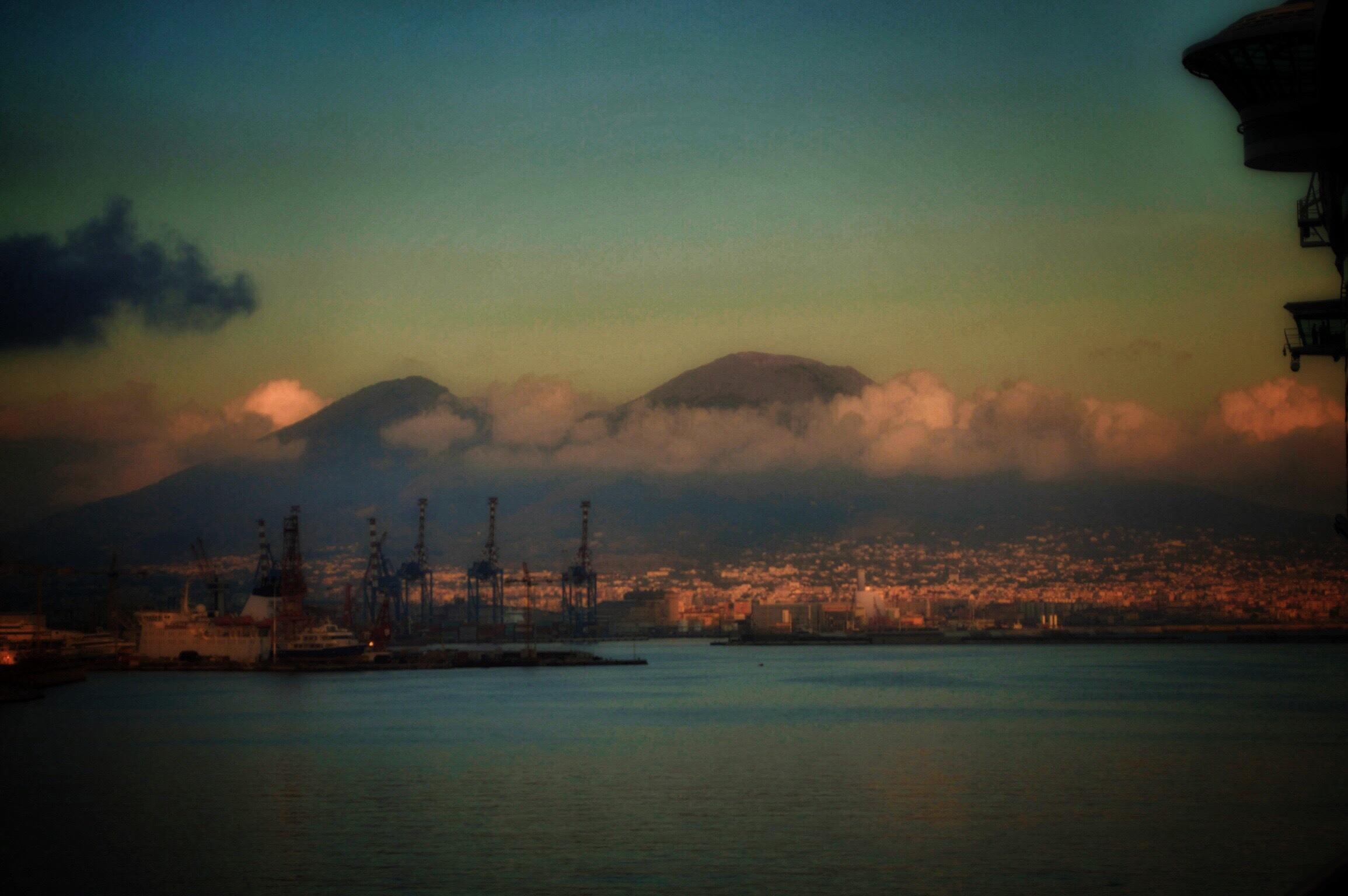 国际物流跟跨境电商物流两者有什么不同? 国际物流跟跨境电商物流两者有什么不同?