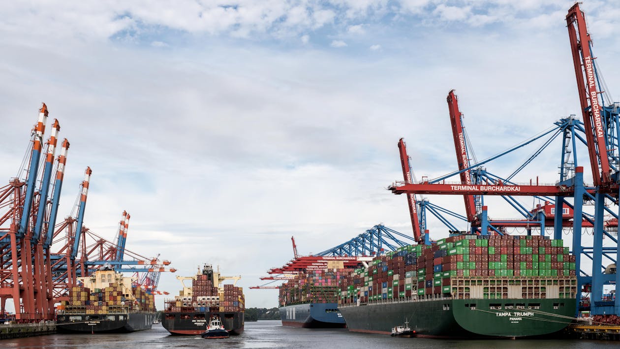 出口海外的港口货船 出口海外的港口货船