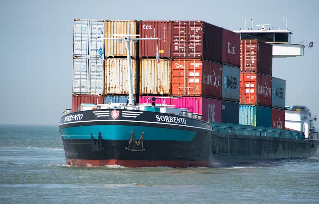 跨境海运集装箱